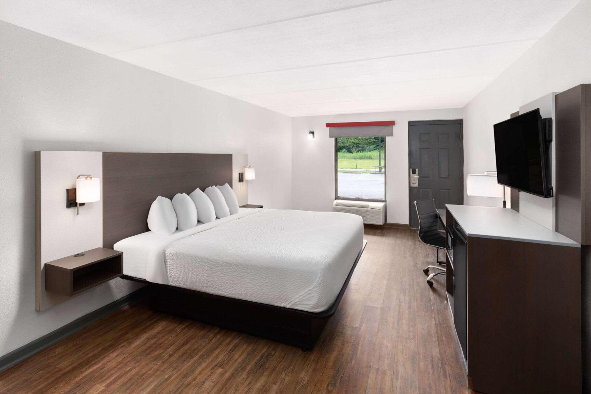 Ramada By Wyndham Bainbridge Hotell Eksteriør bilde
